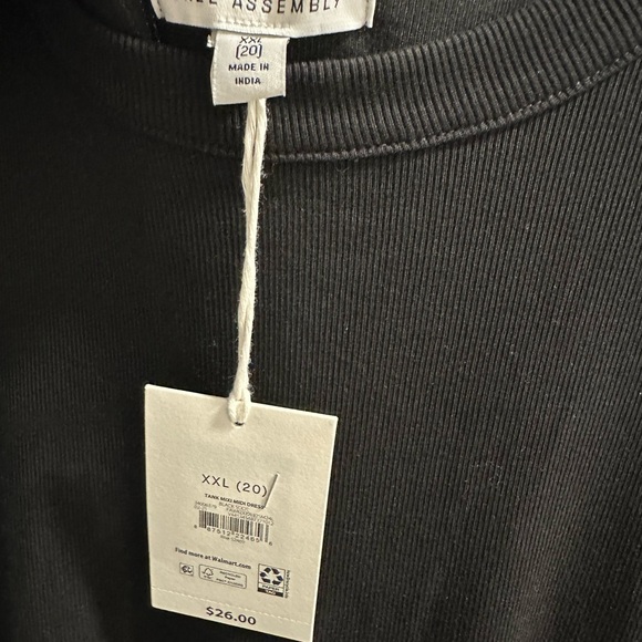 Elegant Black Midi Dress - Picture 3 of 6